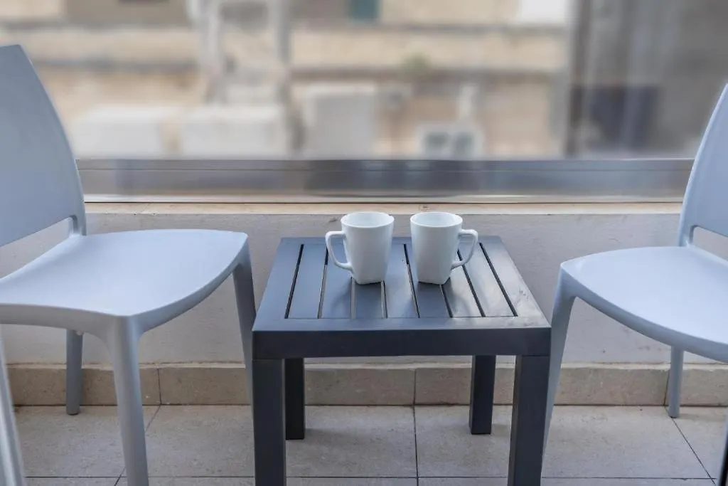 Studio 33 With A Double Bed & Kitchenette At The New Olo Living Saint Julian's 0*,  Malta